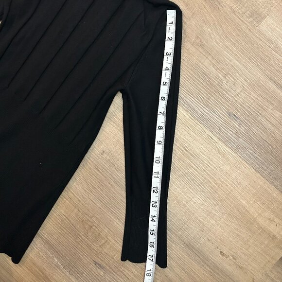 Carmen Marc Valvo Turtleneck - Picture 3 of 5